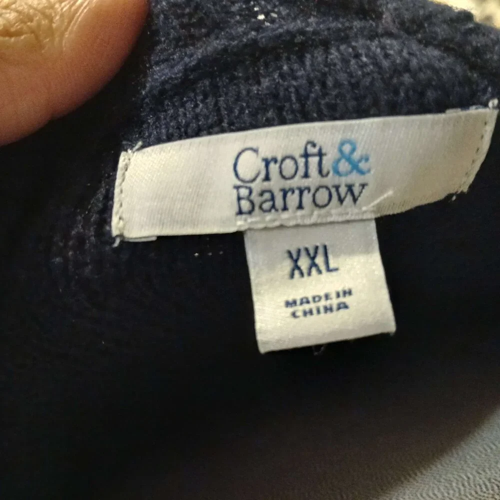 Woman's Sweater - Picture 6 of 8